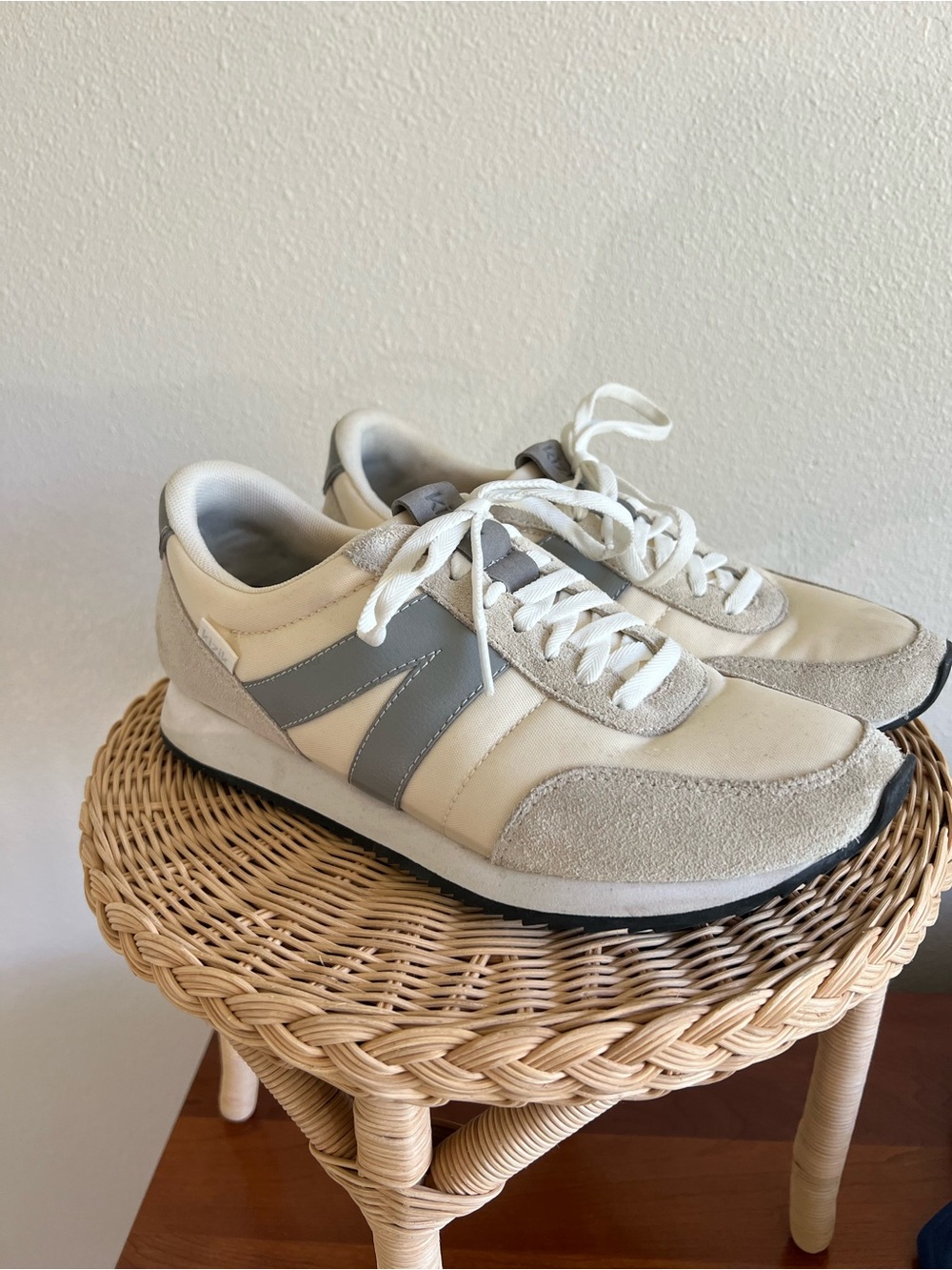 Kizik Milan Women's Sneakers in Cream & Gray